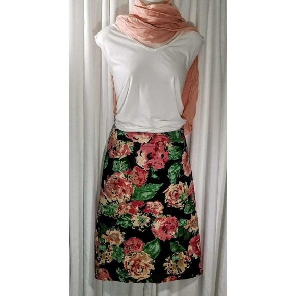 Talbots Denim Cotton Black Pink Green Floral Pencil Skirt Lined Knee Stretch 8P - Picture 2 of 7
